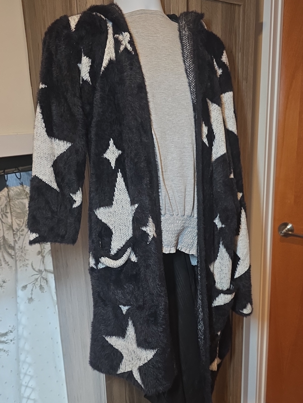 Torrid Plus Black & White Hooded Star Cardigan - Picture 4 of 12